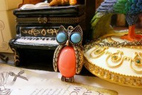 Colar "Owl" laranja e azul longo